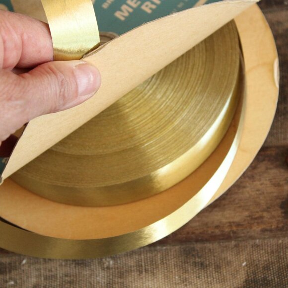 Vintage 1950s 3M Sasheen Metallic Gold 19 Ribbon 7/8" Wide, 5 yards - Picture 10 of 10